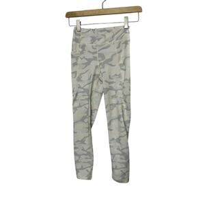 Vineyard Vines Performance Cream Camo Stash Pocket Leggings Girls Size Small 7/8